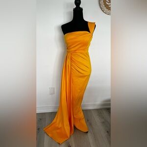 Elegant One-Shoulder Yellow Evening Dress